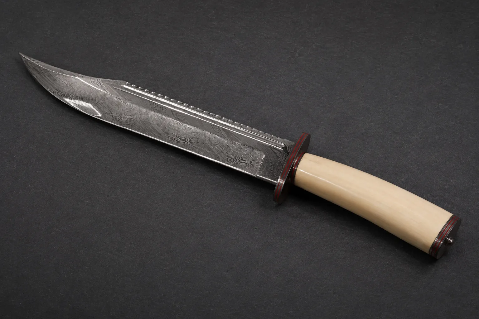 Handmade bowie knives by Lloyd Harding