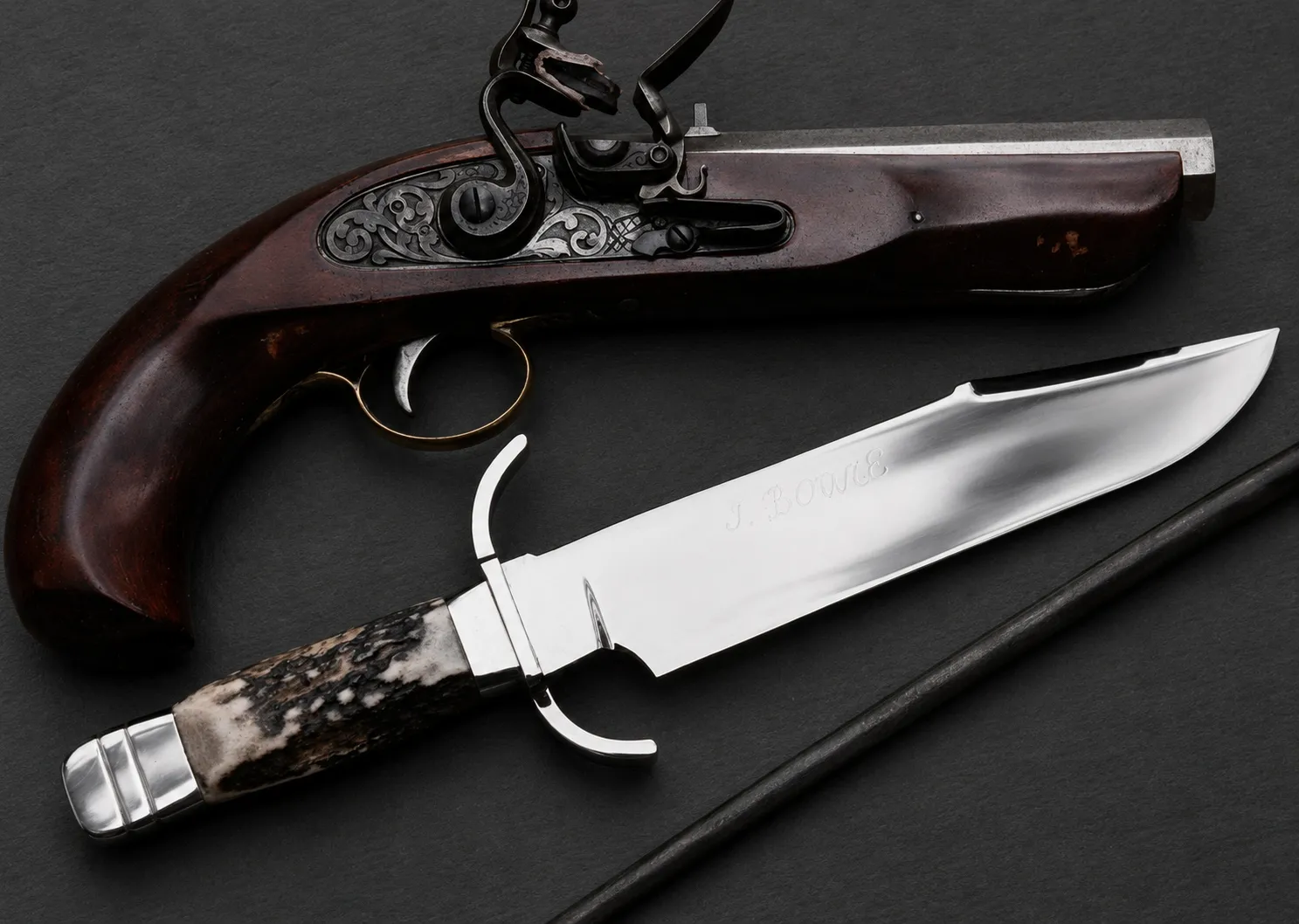 Handmade bowie knives by Lloyd Harding