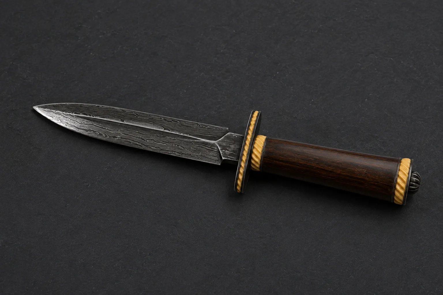 Handmade daggers by Lloyd Harding