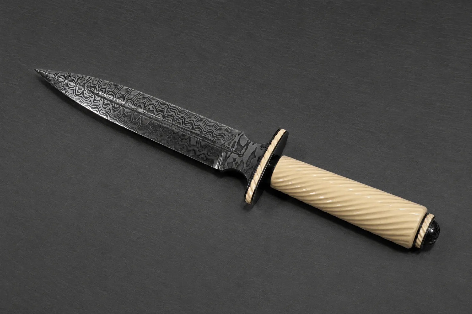 Handmade daggers by Lloyd Harding