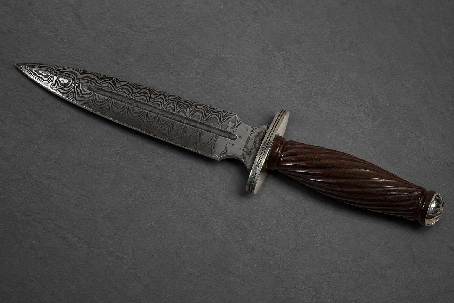 Handmade daggers by Lloyd Harding