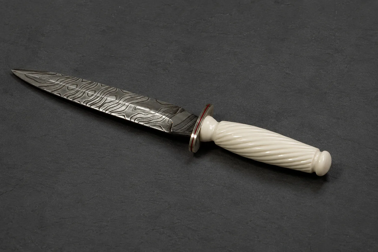Handmade daggers by Lloyd Harding