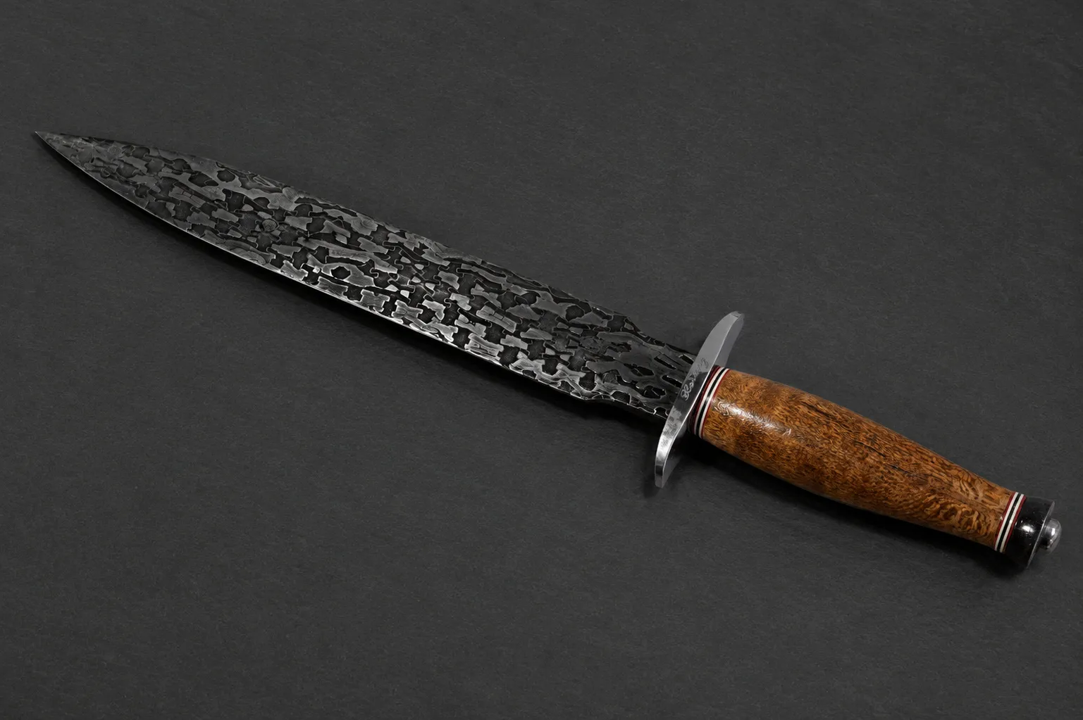 Handmade daggers by Lloyd Harding