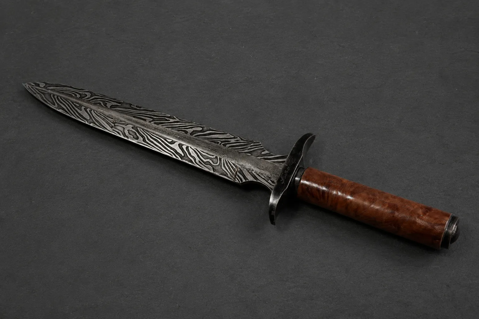 Handmade daggers by Lloyd Harding