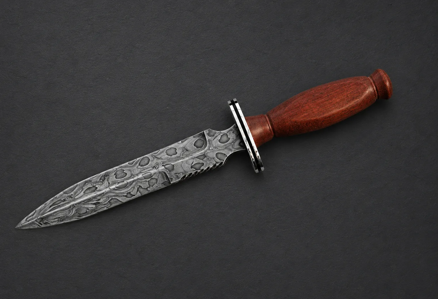 Handmade daggers by Lloyd Harding