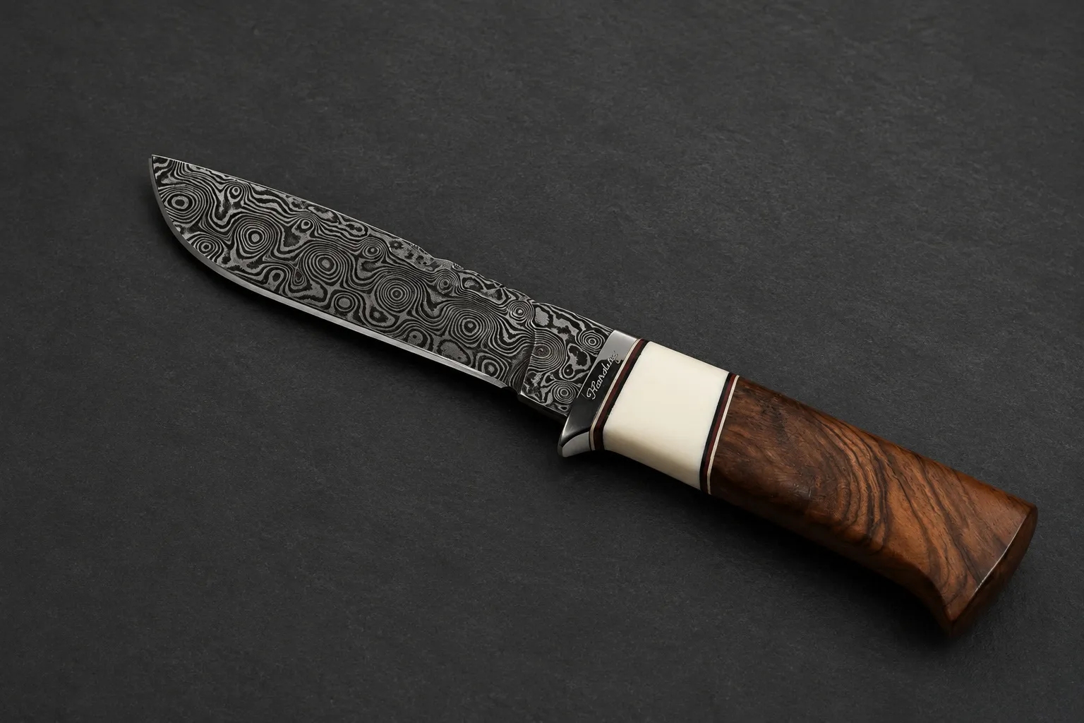 Handmade hunting knives by Lloyd Harding
