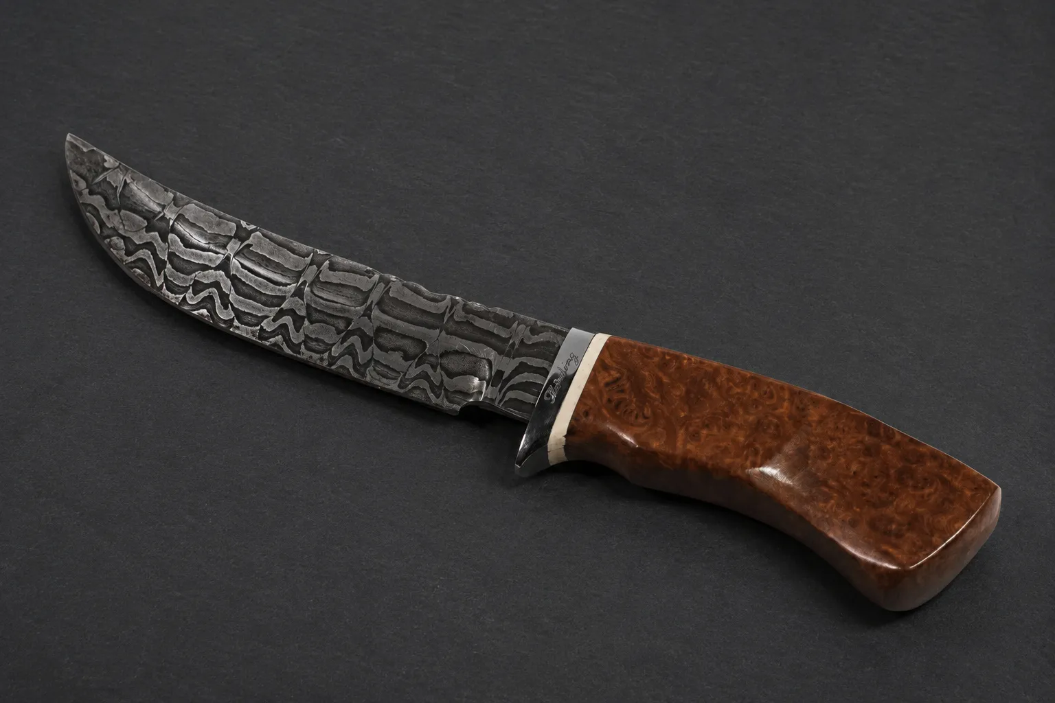 Handmade hunting knives by Lloyd Harding