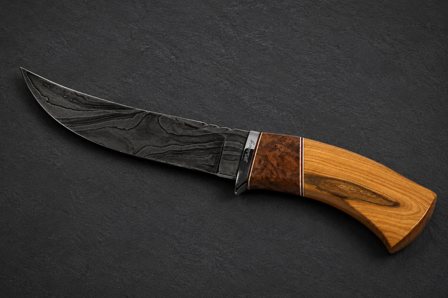 Handmade hunting knives by Lloyd Harding