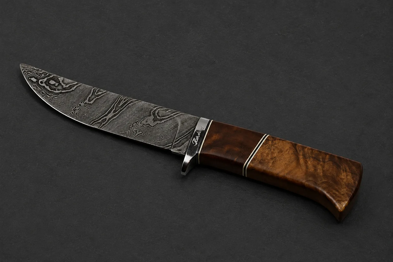 Handmade hunting knives by Lloyd Harding