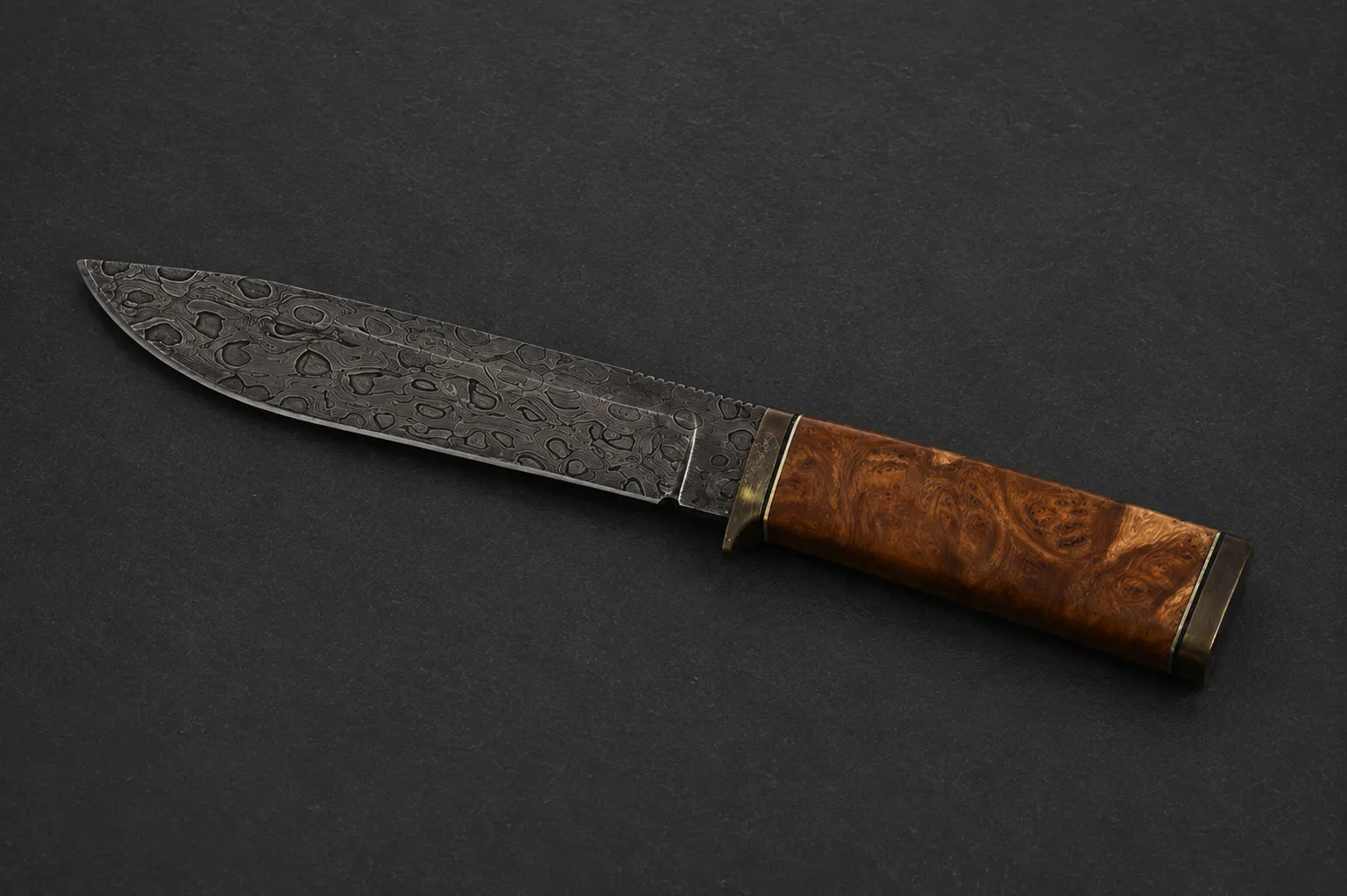Handmade hunting knives by Lloyd Harding