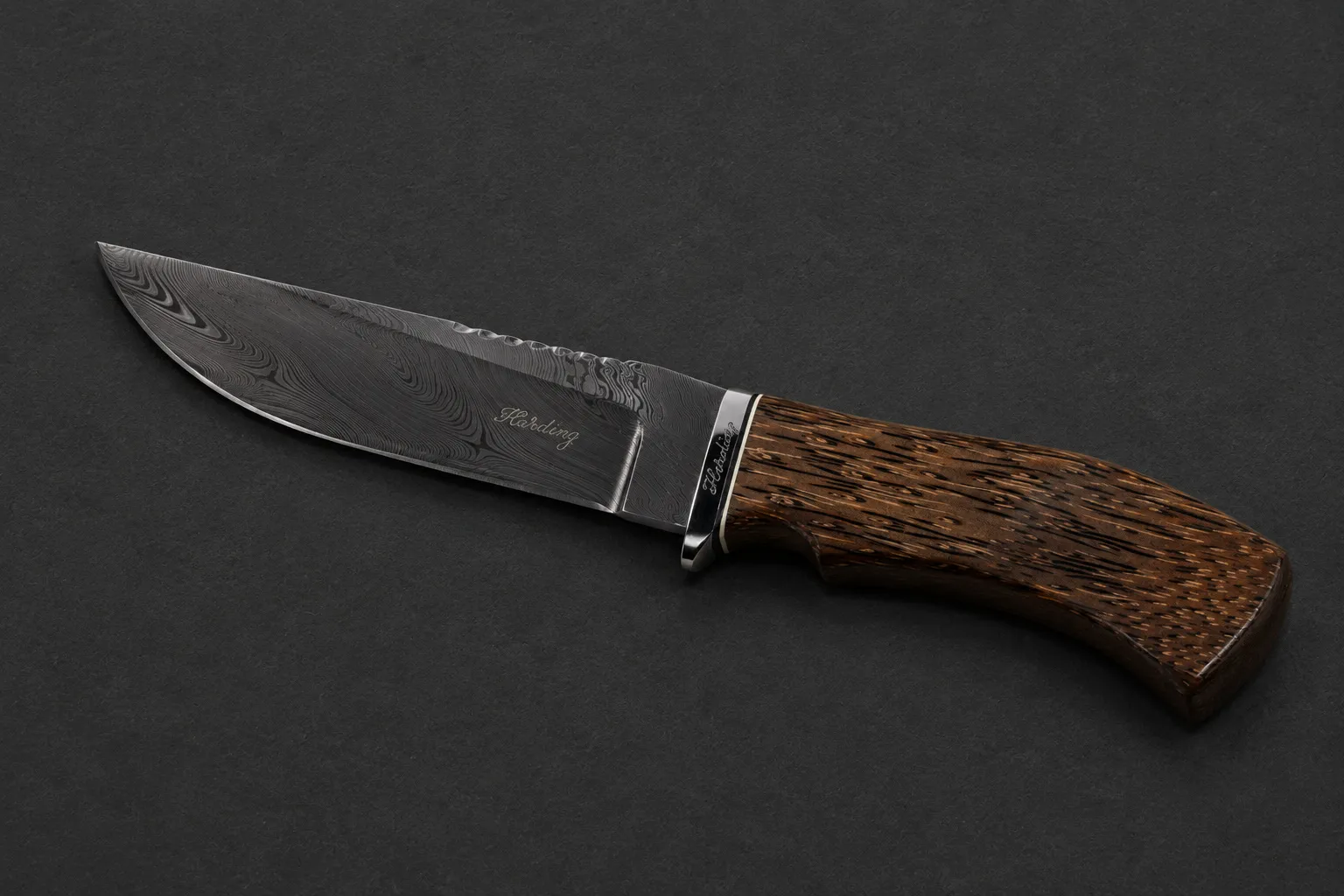 Handmade hunting knives by Lloyd Harding