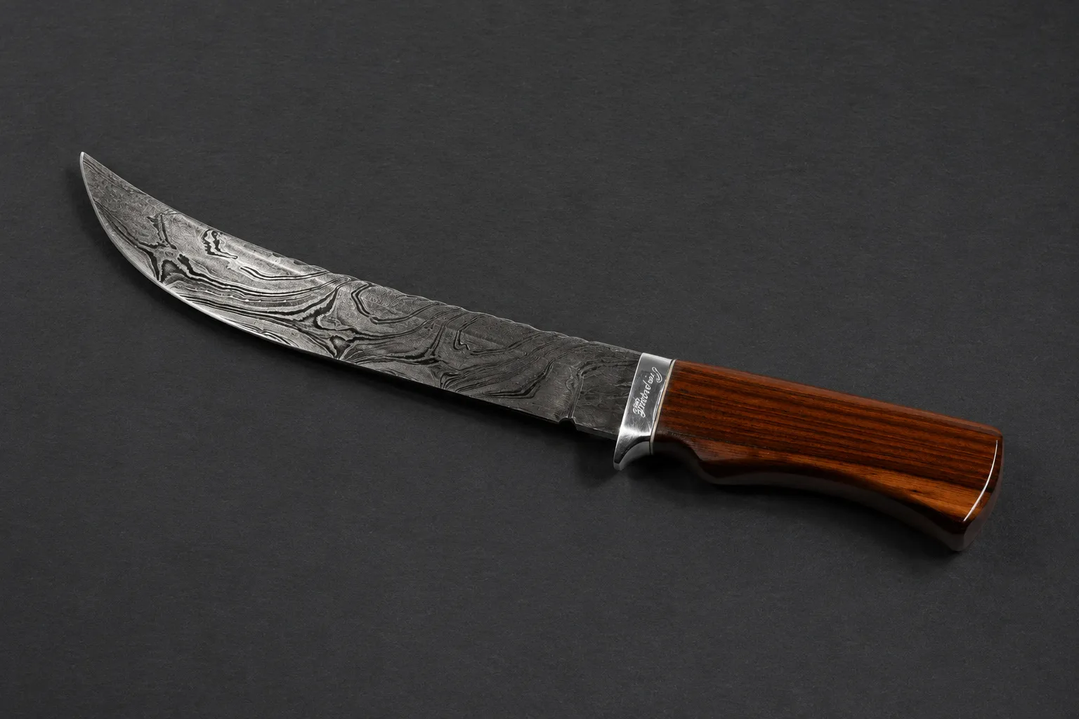 Handmade hunting knives by Lloyd Harding