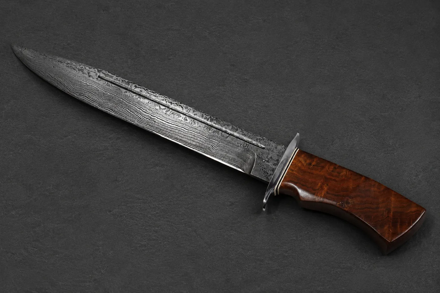 Handmade hunting knives by Lloyd Harding