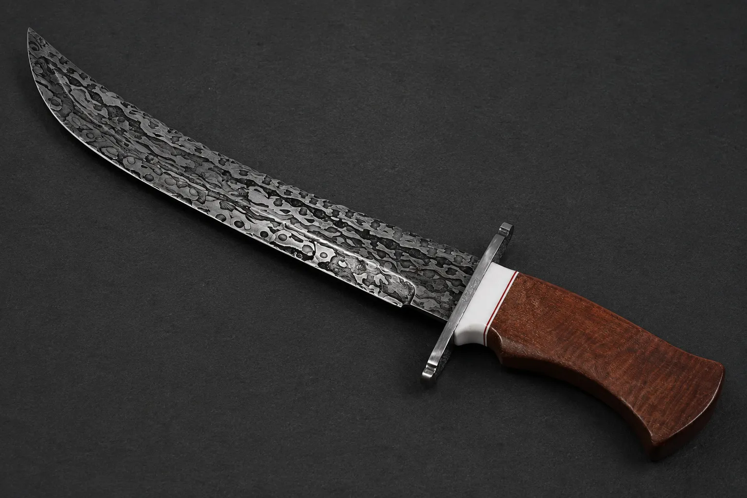 Handmade hunting knives by Lloyd Harding