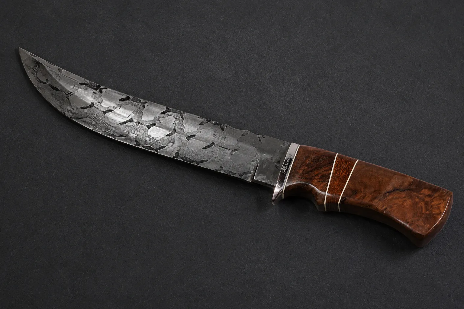 Handmade hunting knives by Lloyd Harding