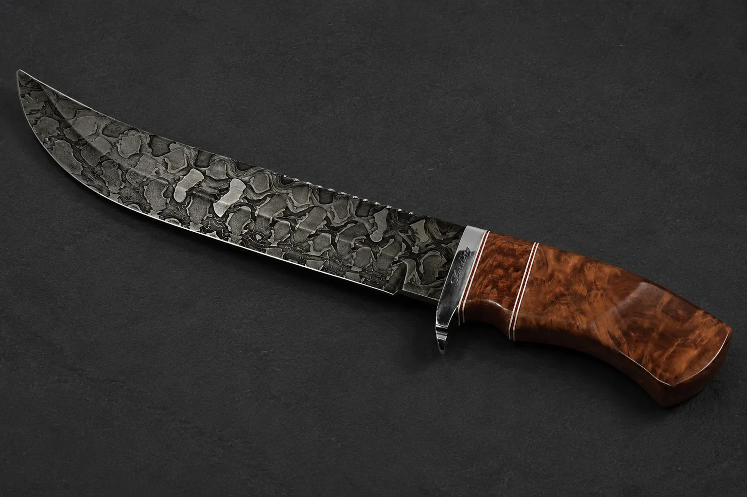 Handmade hunting knives by Lloyd Harding