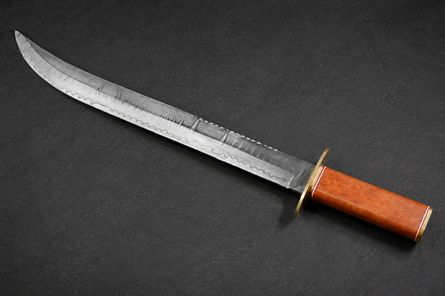 Handmade hunting knives by Lloyd Harding