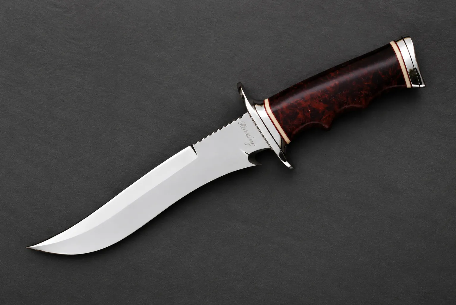 Handmade hunting knives by Lloyd Harding