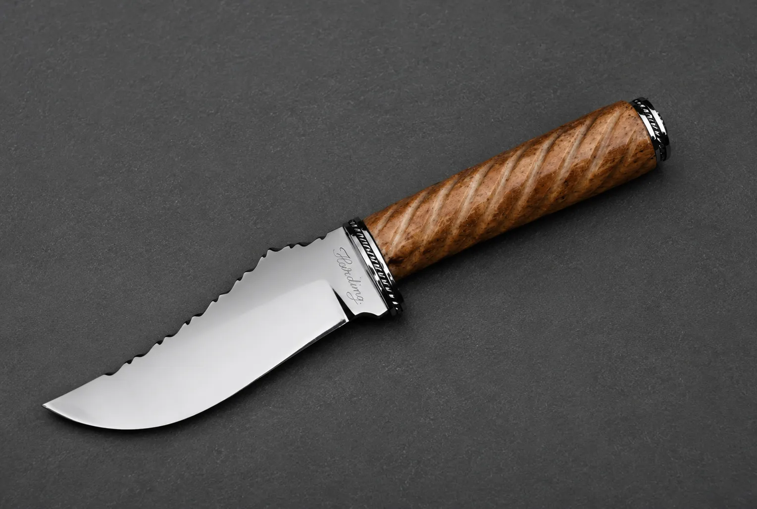 Handmade hunting knives by Lloyd Harding