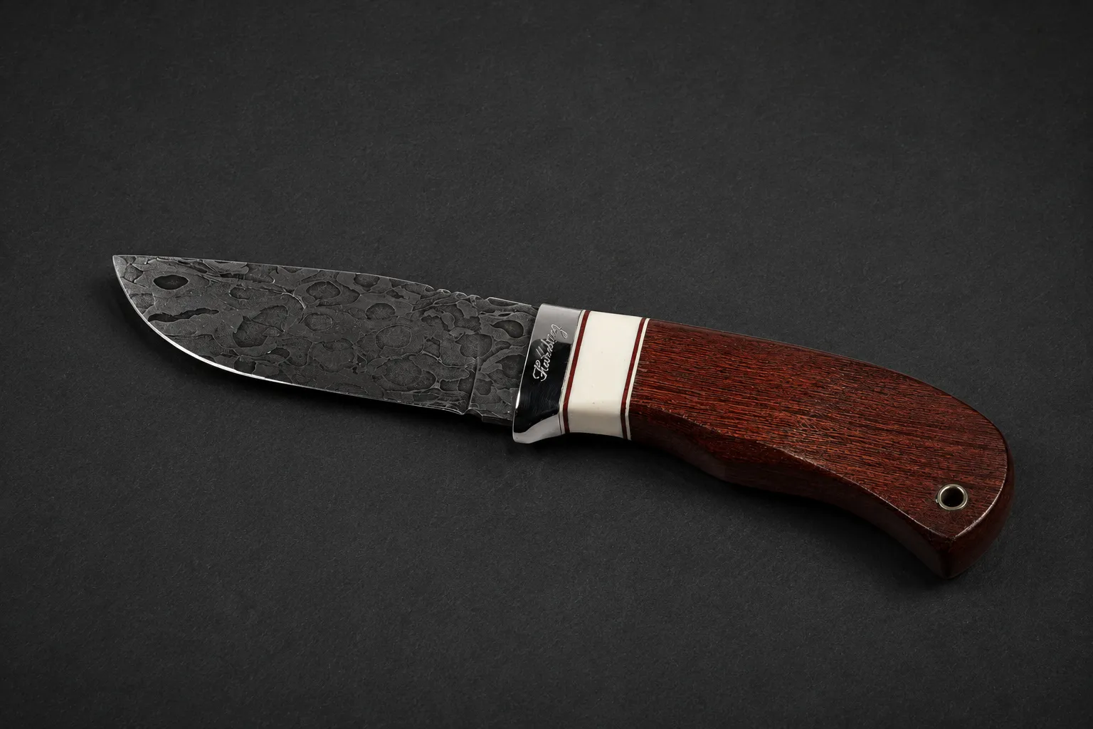 Handmade skinning knives by Lloyd Harding