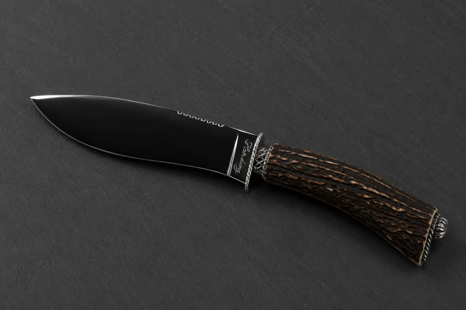 Handmade skinning knives by Lloyd Harding