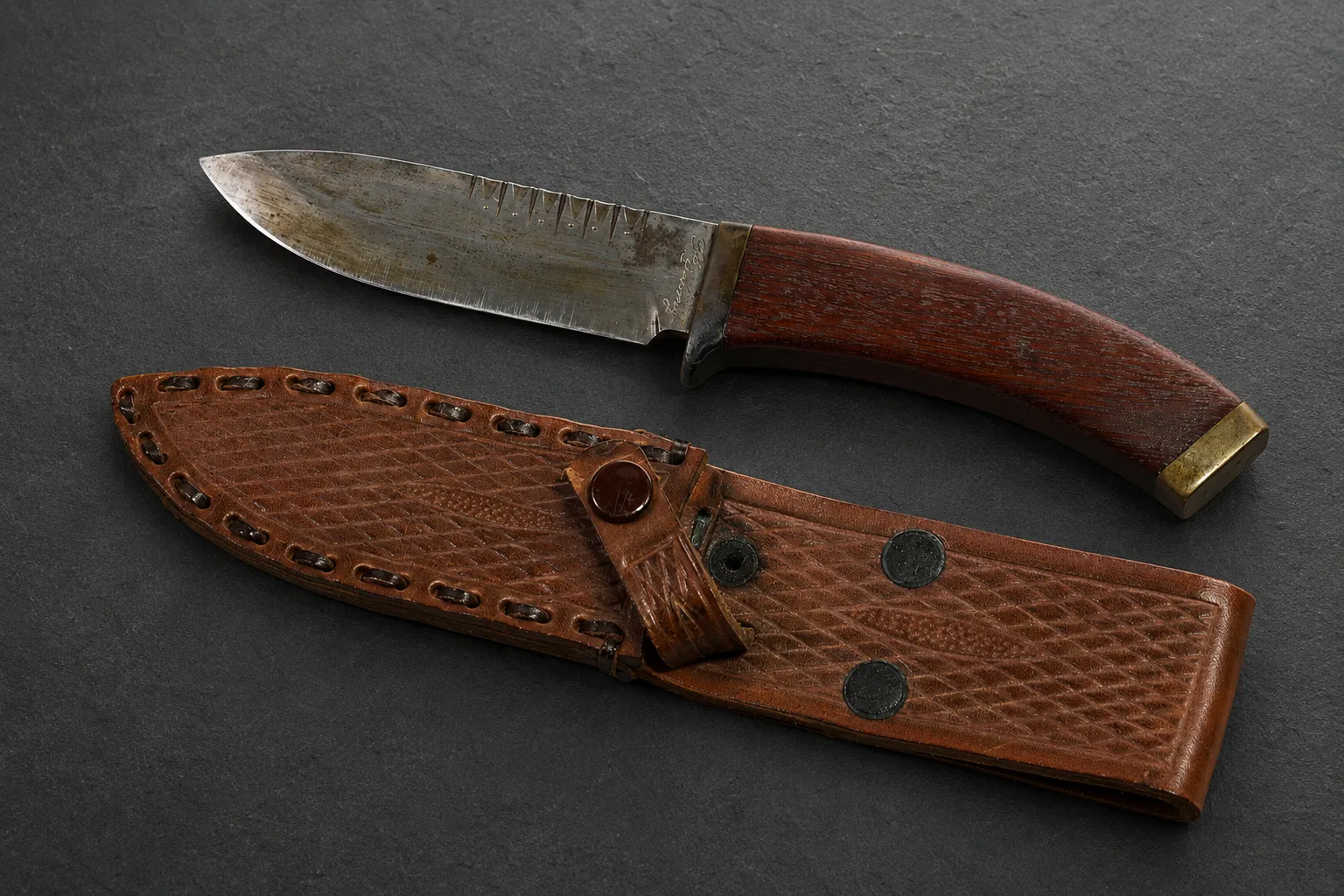 Handmade skinning knives by Lloyd Harding