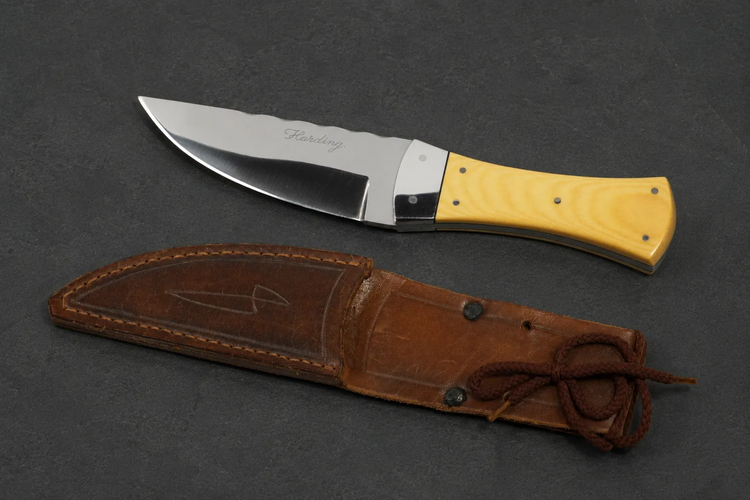 Handmade skinning knives by Lloyd Harding