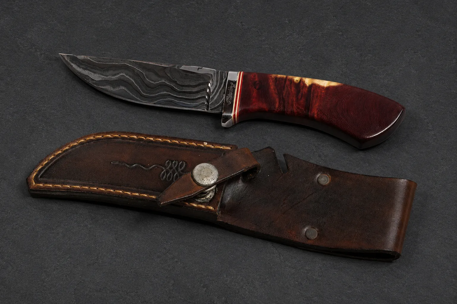 Handmade skinning knives by Lloyd Harding