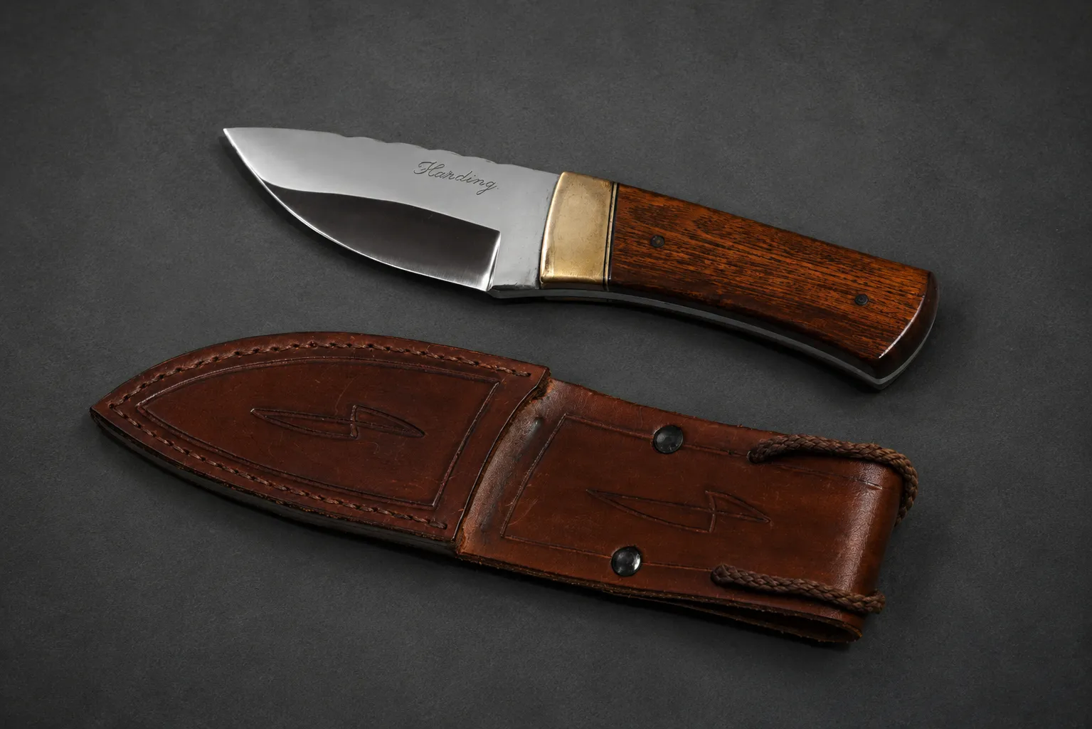 Handmade skinning knives by Lloyd Harding