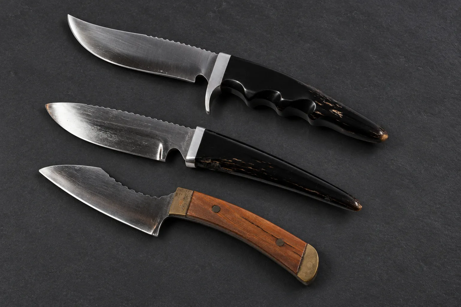 Handmade skinning knives by Lloyd Harding