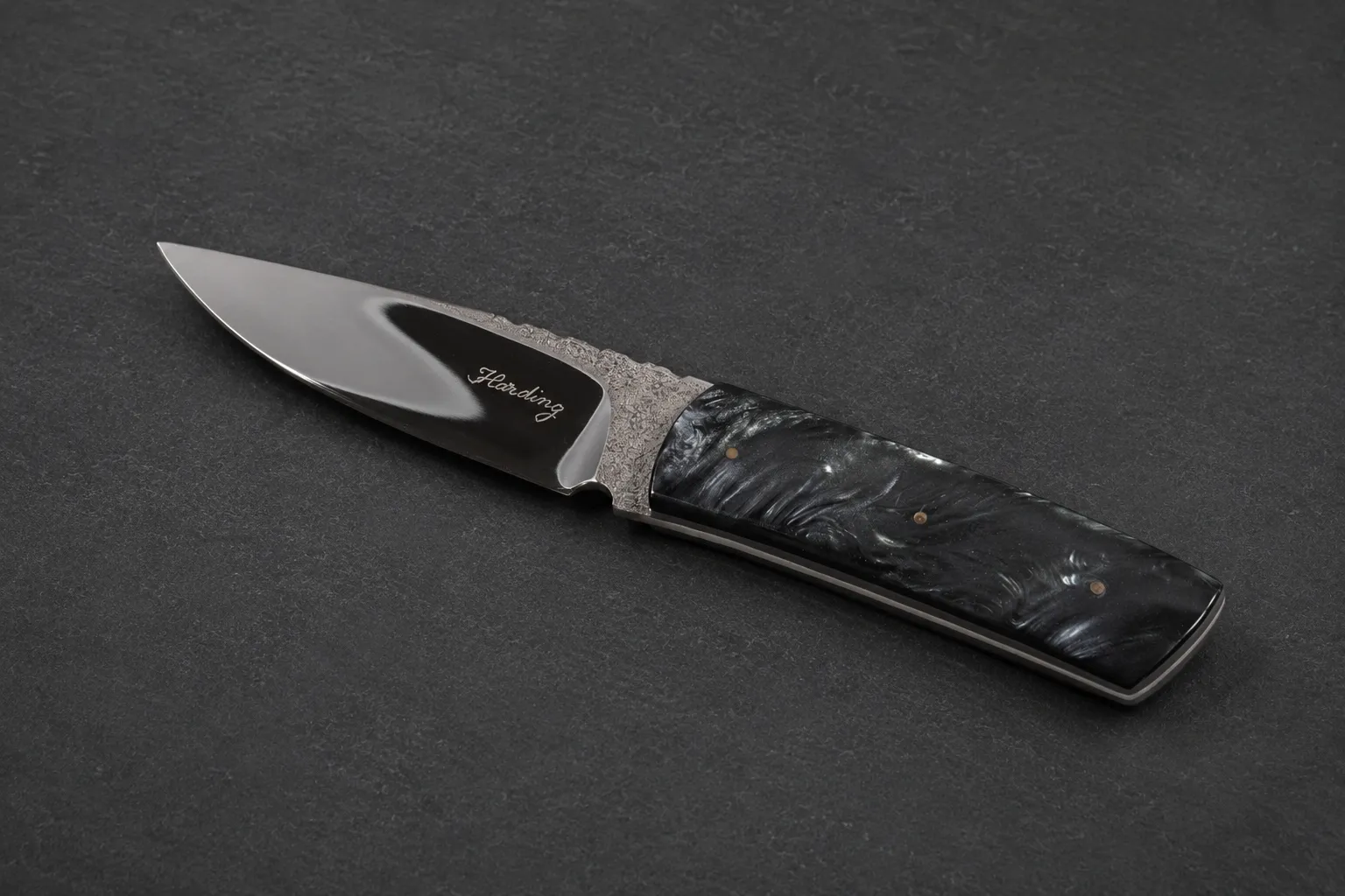 Handmade skinning knives by Lloyd Harding