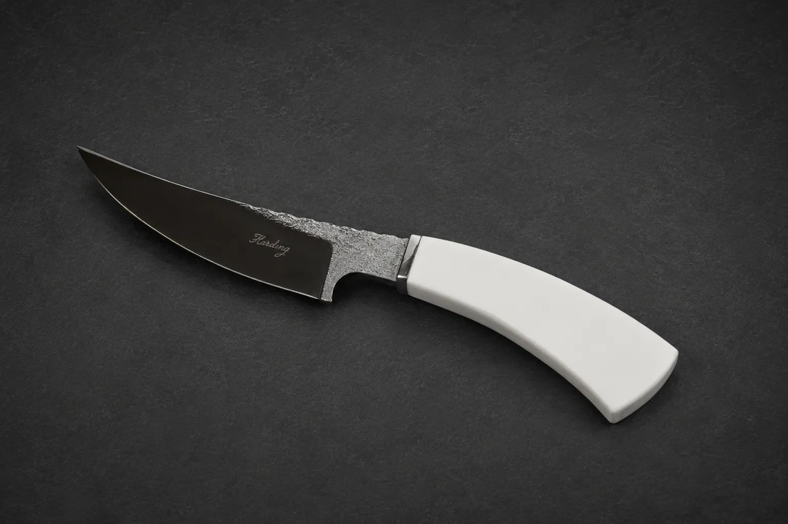 Handmade skinning knives by Lloyd Harding