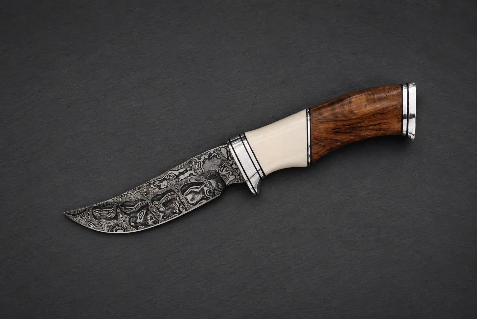 Handmade skinning knives by Lloyd Harding