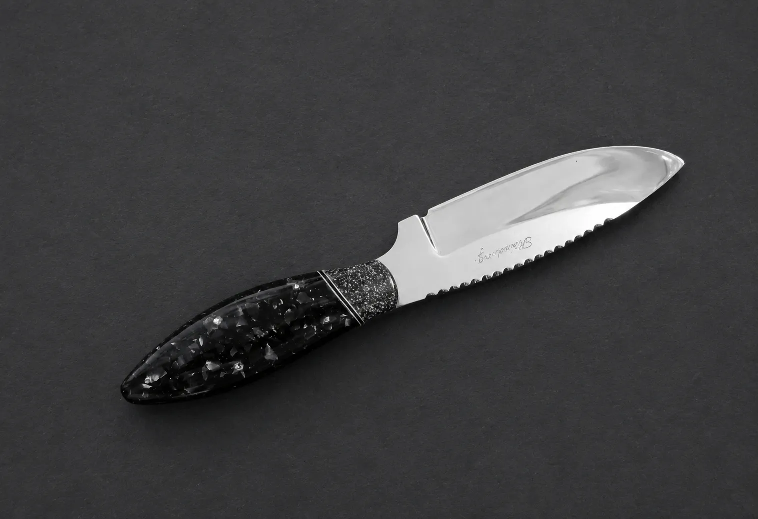 Handmade skinning knives by Lloyd Harding