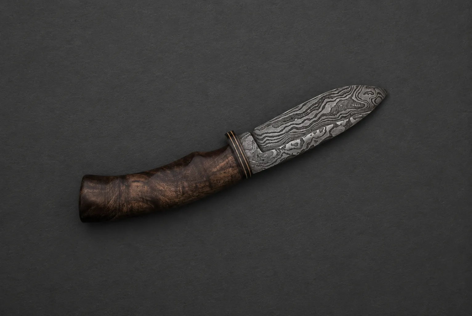 Handmade skinning knives by Lloyd Harding
