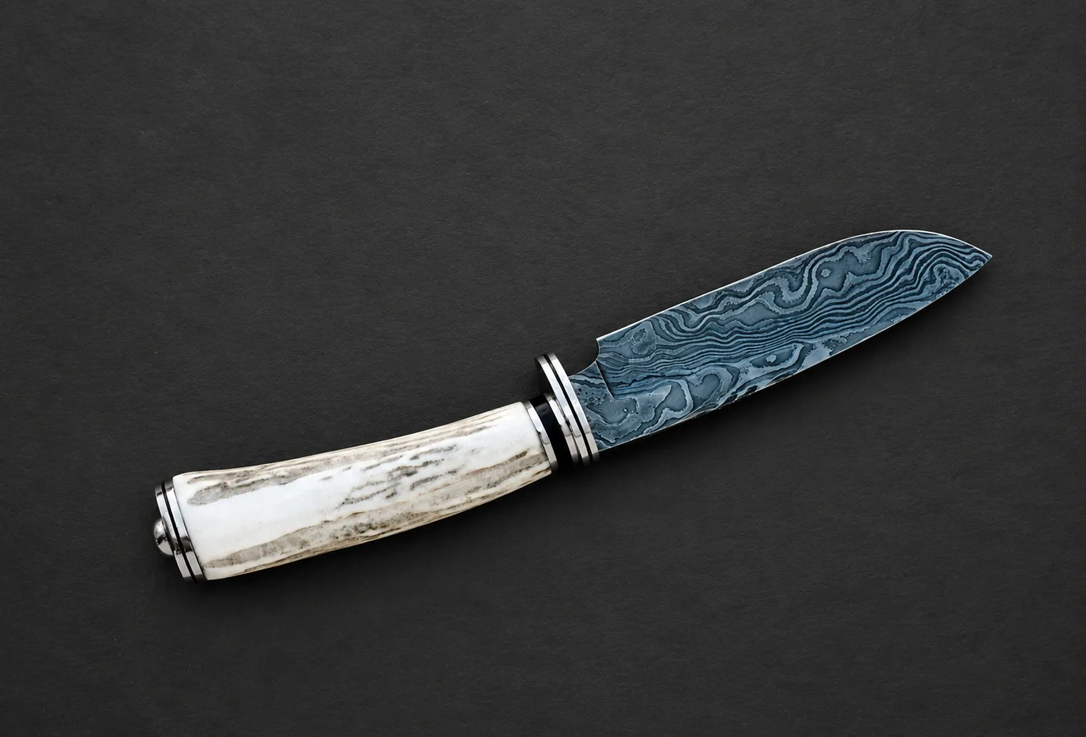 Handmade skinning knives by Lloyd Harding