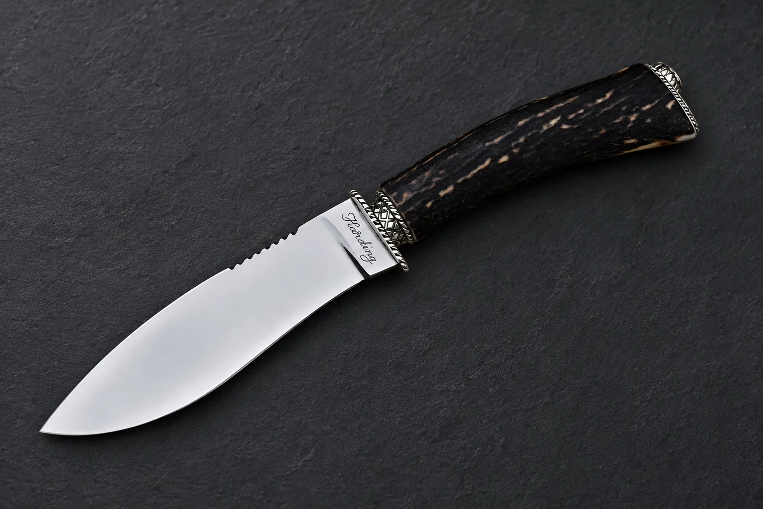 Handmade skinning knives by Lloyd Harding