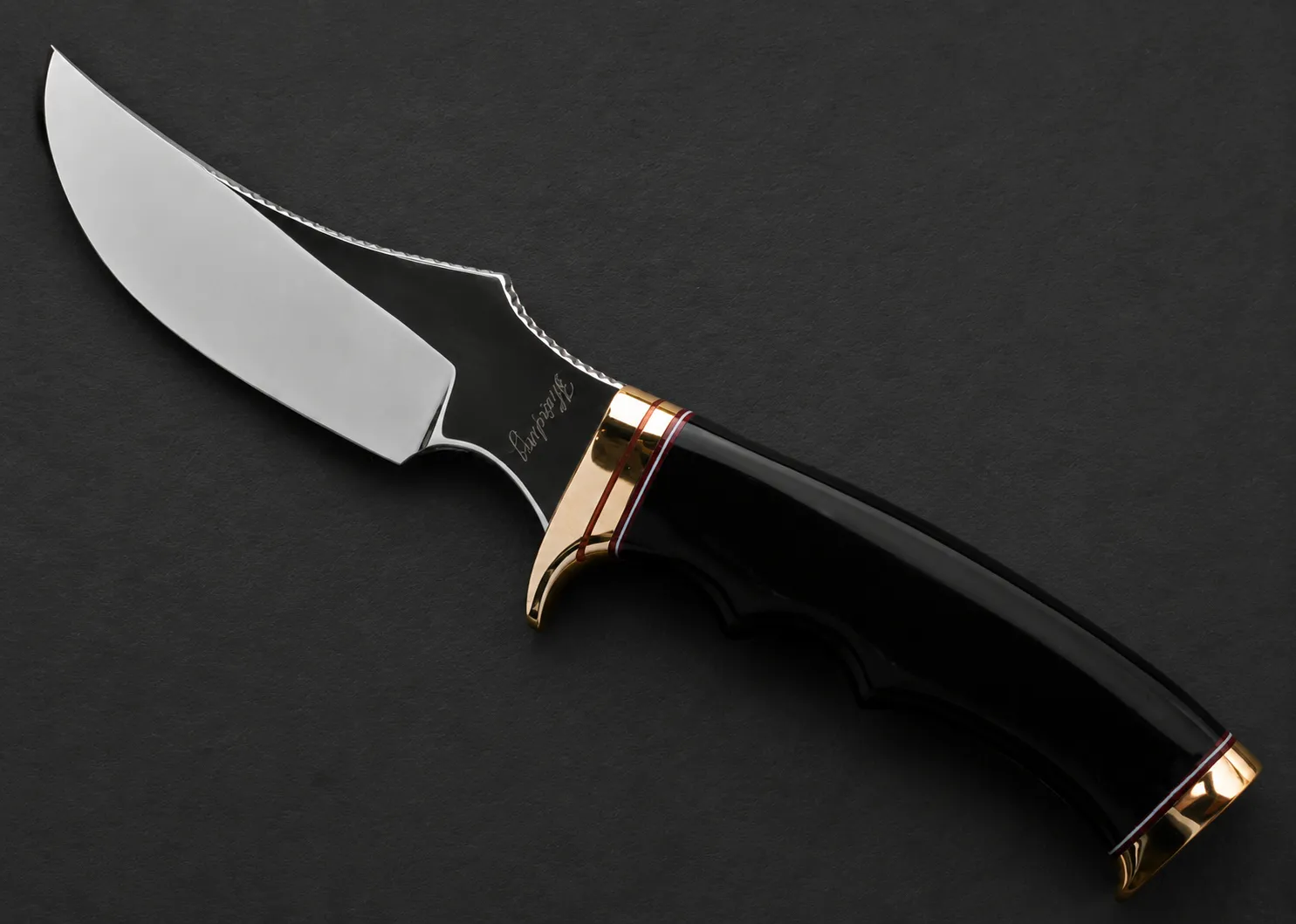 Handmade skinning knives by Lloyd Harding