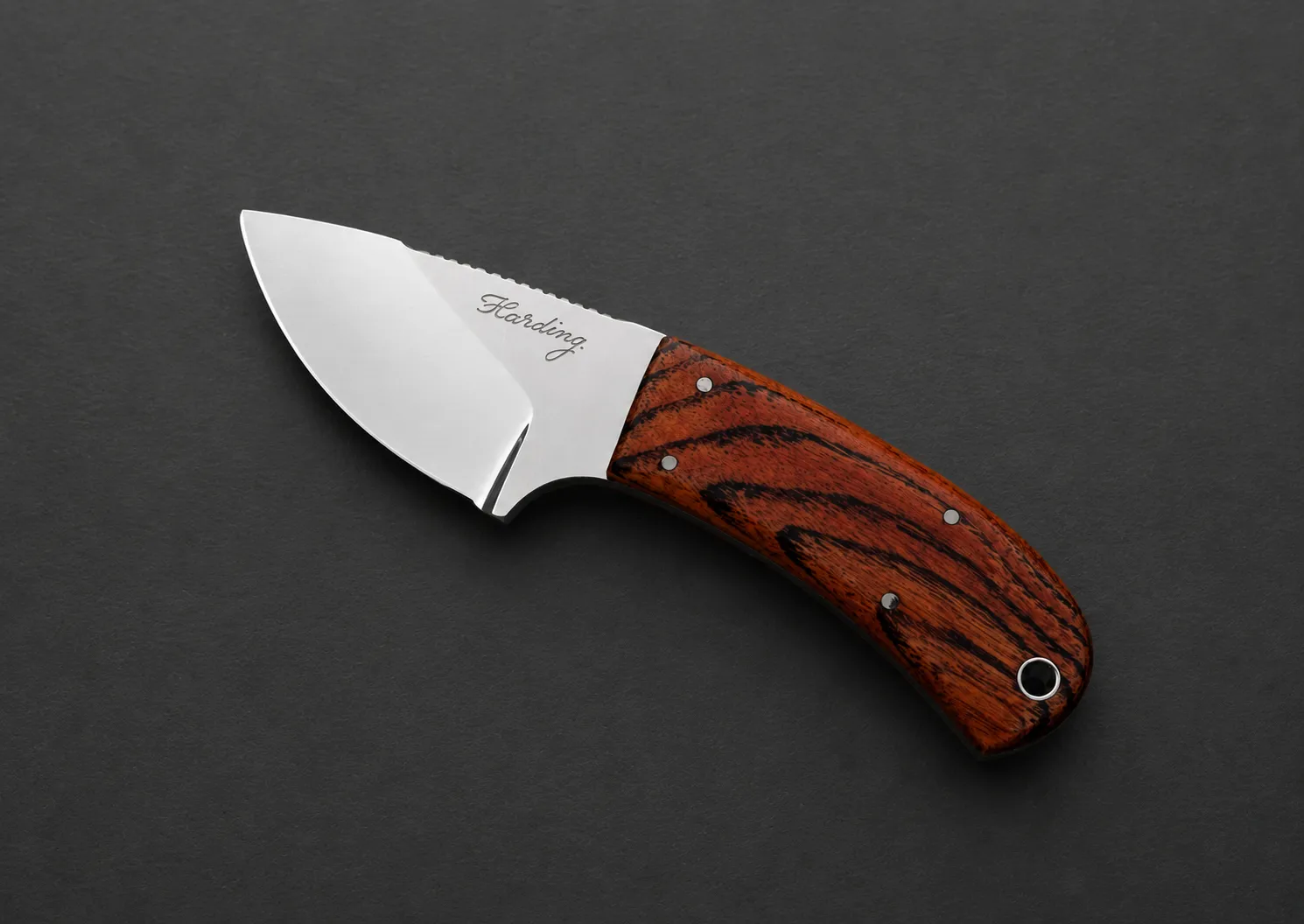 Handmade skinning knives by Lloyd Harding