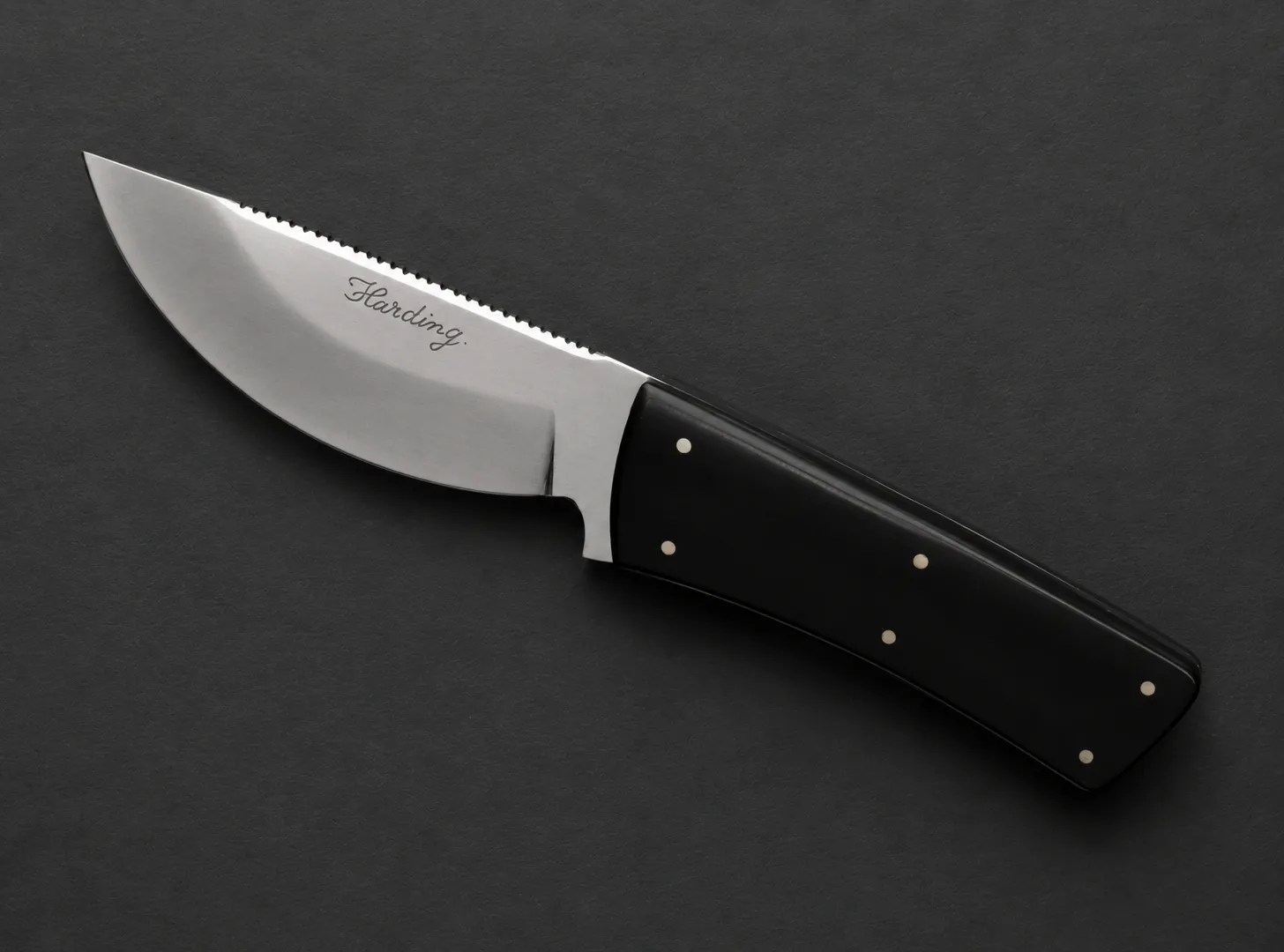 Handmade skinning knives by Lloyd Harding