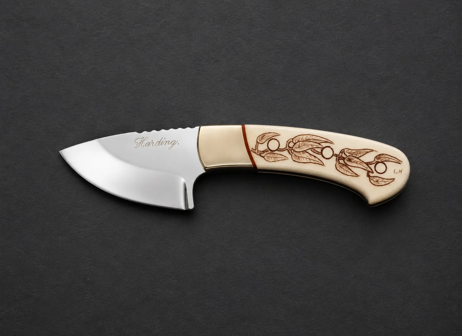 Handmade skinning knives by Lloyd Harding