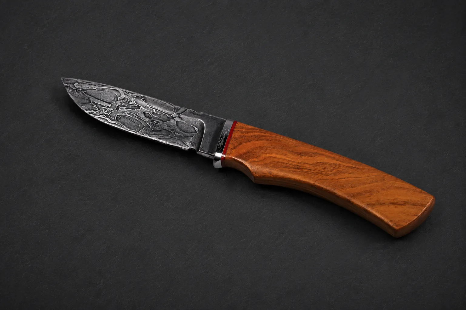 Handmade utility knives by Lloyd Harding