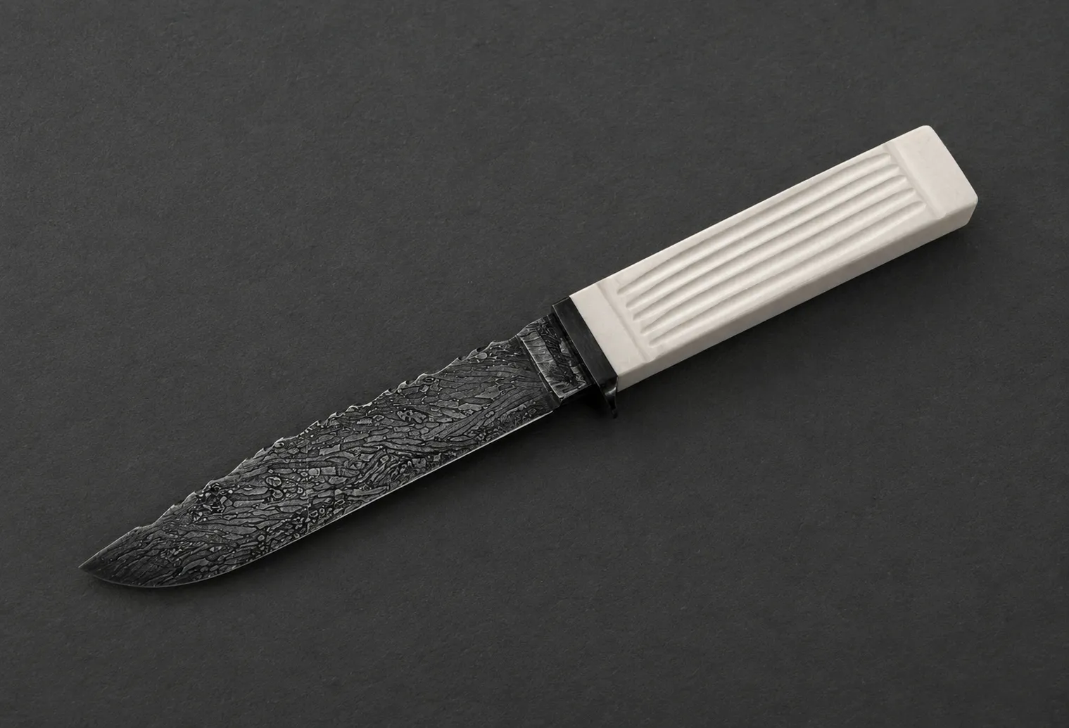 Handmade utility knives by Lloyd Harding